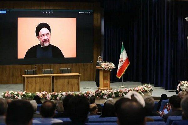 تکرار یک بام و دو هوای جبهه اصلاحات/ فاصله گرفتن از قدرت یا فرار از مسئولیتپذیری؟