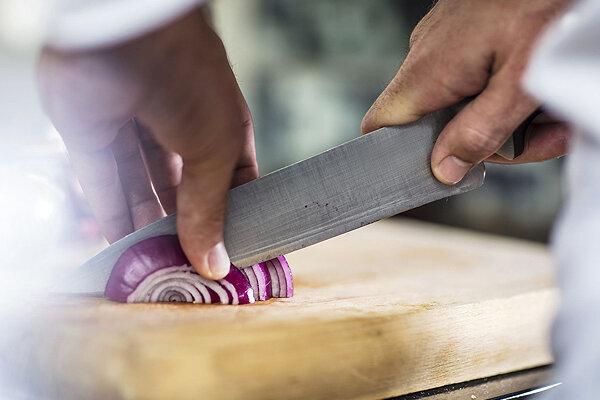 راهحل واقعی برای جلوگیری از سوزش چشم هنگام پوست کندن پیاز