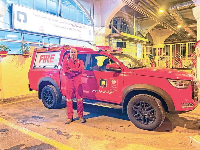 آتشنشانان زیر تابش خورشید هشتم(ع)