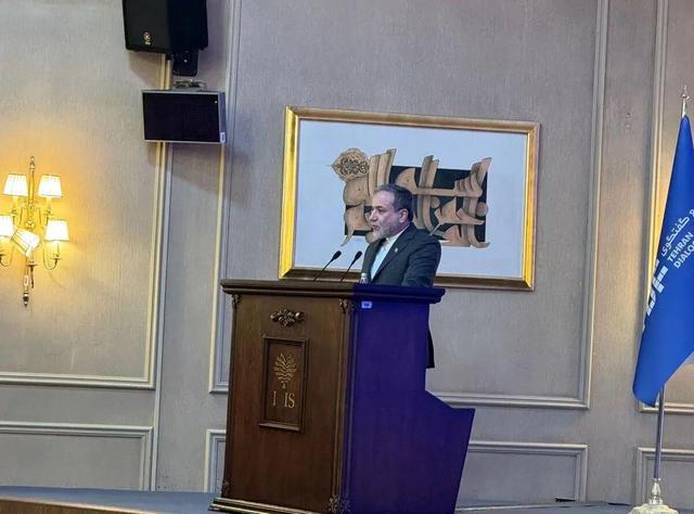 عراقچی: جهان بین دوراهی قانون جنگل و نظم قانون‌محور قرار دارد