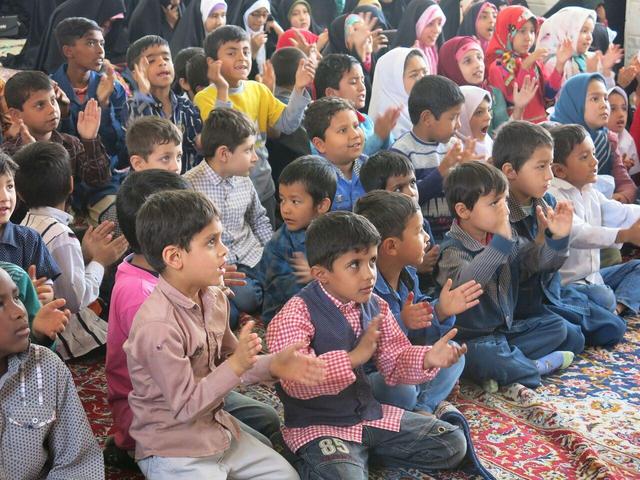 کتاب «تربیت دینی کودک» در پیشاور پاکستان رونمایی شد