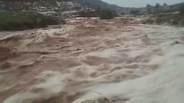 وقوع سیل در روستای هفتشهیدان در مسجد سلیمان استان خوزستان