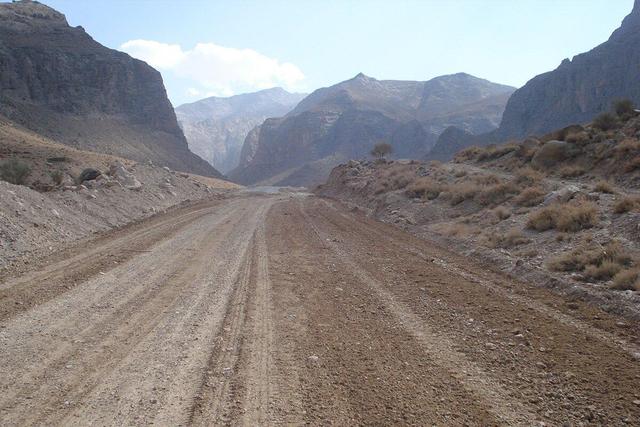 حاجی دهآبادی: تردد کامیونها در محور روستایی «کنجکوه» ممنوع است