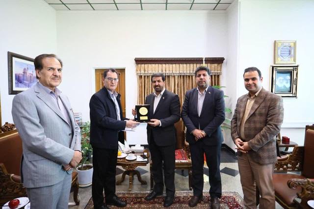 استاندار همدان سفیر ورزش همگانی کشور شد