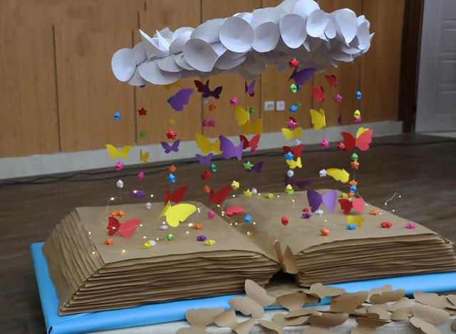 مهرواره «دنیای رنگی کتاب ها» در خمام برگزار شد