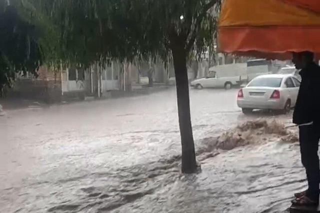 وضعیت جاده دهلران - اندیمشک پس از جاری شدن سیلاب