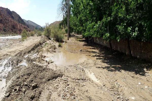 جاری شدن سیلاب در شهرک هزارانی آبدانان