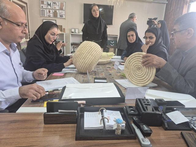 ۹۲ اثر هنرمندان بوشهر مهر اصالت ملی دریافت کردند