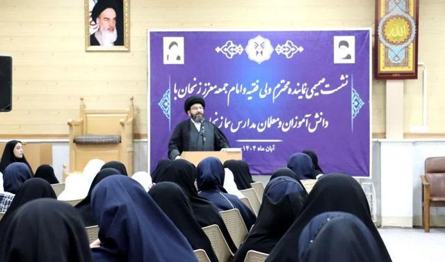 امام جمعه زنجان: مطالعه و مسئولیتپذیری، رمز موفقیت نسل نوجوان است