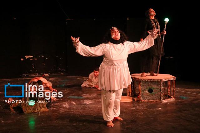 نمایش «خانه من جهنم» و «مرده خور» روی صحنه تئاتر گیلان