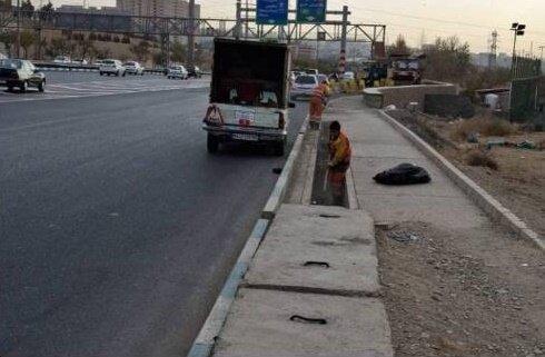 پیشگیری از آب‌گرفتگی‌های احتمالی؛ انهار شمالی بزرگراه شهید خرازی در منطقه ۲۲ پاکسازی شد