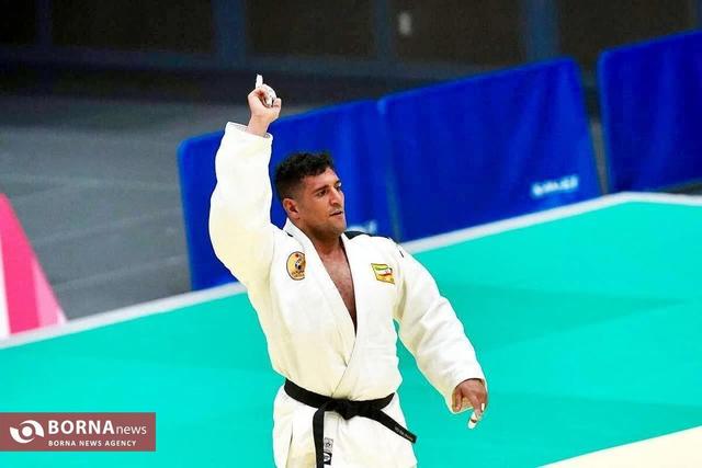 رستگار بر سکوی سوم ایستاد