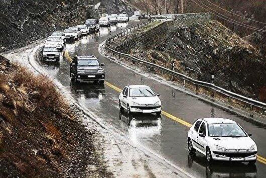 جاده‌ ‌کرج‌ ‌چالوس‌ ‌لغزنده‌ ‌است رانندگان‌ ‌احتياط‌ ‌کنند