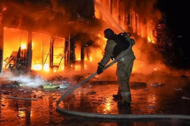 حمله روسیه به اودسا؛ آتش سوزی و قطع گسترده برق منطقه را فراگرفت