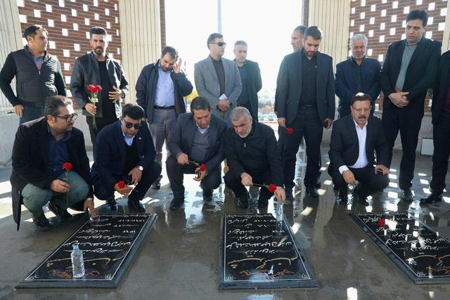 ادای احترام به مقام شهدای گمنام شهرستان هشترود