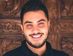 آرون افشار: مهران مدیری من را بی‌آبرو کرد!