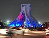 برج آزادی آبی شد