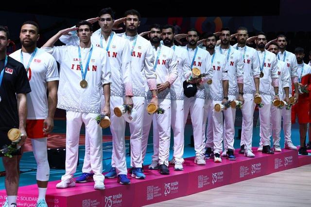 کسانی که سر سفره والیبال هستند به بقیه خط ندهند!/ سال قبل هم میتوانستم کنار پیاتزا باشم