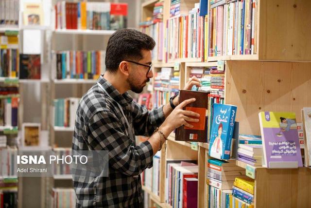 فرماندار خرمدره: فضای مجازی می‌تواند نقطه پرتابی برای گسترش فرهنگ مطالعه باشد