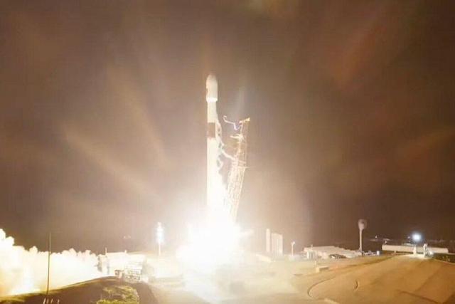 موشک «فالکون ۹» یک ماهواره نقشه‌برداری از اقیانوس را پرتاب کرد