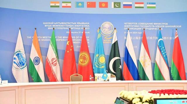 همکاری با شانگهای و بریکس، راه خروج ایران از فشارهای اقتصادی غرب