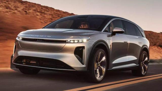 جاذبه خودروهای برقی / با قدرتمندترین شاسیبلند آمریکایی آشنا شوید