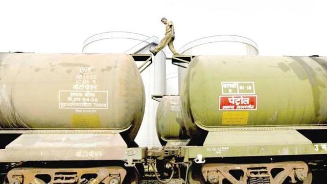 چرا هند برای تامین انرژی اش به سمت امریکا غش کرد؟/ پشت پای دهلی به پوتین