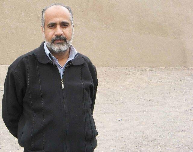 یا بشکن این دایره تنگ دورهمی را یا بی‌خیال این عنوان کذایی شو/ نامه‌ای به دبیر جشنواره شعر