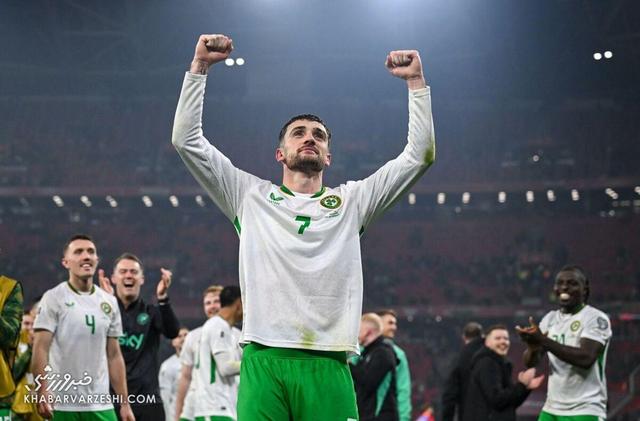 تحویل گرفتن قهرمان یک ملت؛ او از مسی هم بهتر است!