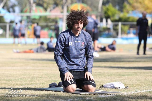 مذاکره بی‌نتیجه استقلال با هافبک عراقی؛ پنجره بسته باقی ماند