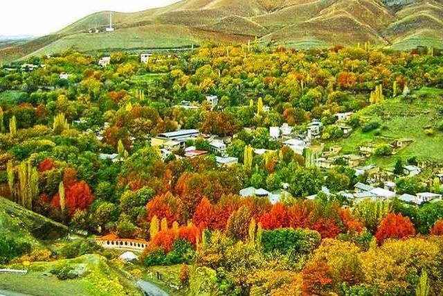 بهترین فصل‌های سفر به کردان و نکات مهم قبل از رزرو ویلا