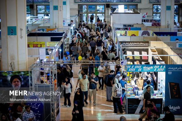 کتب پرفروش بخش مجازی نمایشگاه کتاب اعلام شدند؛ پیشتازی آثاردینی و رمان