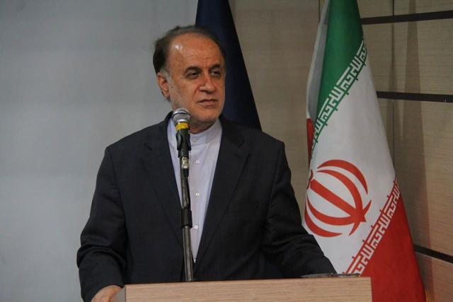 حاجیبابایی: هیچ ابزاری جای کتاب و قلم را نمیگیرد