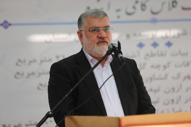 استاندار تهران: برخی مدارس استان تهران سه شیفته هستند