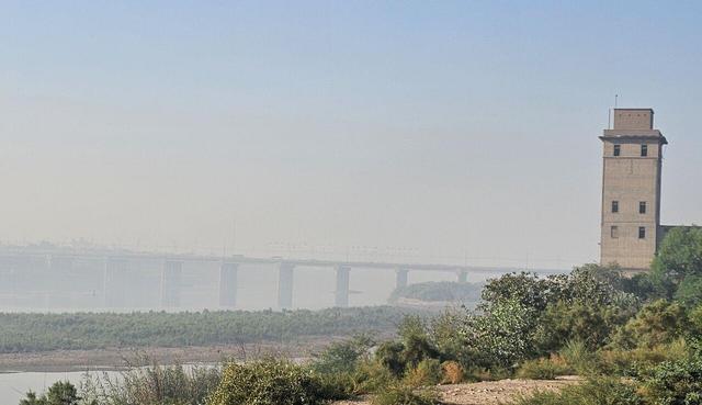 زور باران به آلودگی هوای خوزستان نرسید/هوای هشت شهر در وضعیت قرمز