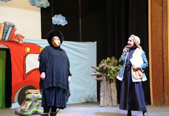 نمایش «کلاغ خنزر پنزری» در قزوین روی صحنه رفت