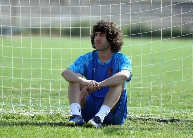 مسئولان استقلال منتظر پاسخ محمد؛ شکایتت را از فیفا پس بگیر!