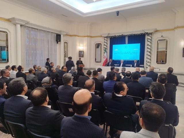 عارف پای حرف دل تجار ایرانی در روسیه نشست