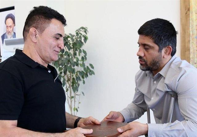 طعنه محمد بنا به تاج: چرا نمیتوانی علیرضا دبیر باشی؟ +واکنش به ویدیوهای رسول خادم