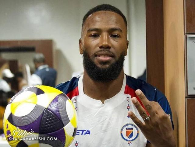 مهاجم گل‌نزن استقلال آقای گل کونکاکاف +عکس