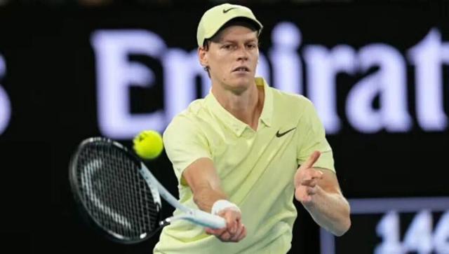 سینر با شکست آلکاراس، قهرمان تور پایان فصل تنیس شد