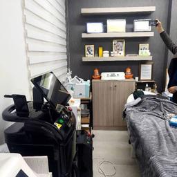 پلمب یک مرکز زیبایی غیرمجاز در آبادان