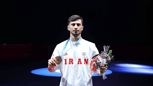 عرفان محرمی: موقع احترام نظامی به یاد شهدایی بودم که پشت لانچرها تا آخرین نفس ایستادند