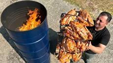 کباب ماهی کپور در بشکه؛ غذای روستایی آذربایجان در برف (فیلم)