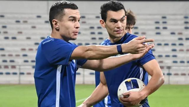 استراحت آشورماتوف به سود استقلال؛ مدافع کلیدی آبی‌پوشان نیمکت‌نشین ازبکستان شد