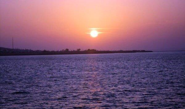 وزش باد و مواج شدن نیمه غربی خلیج فارس