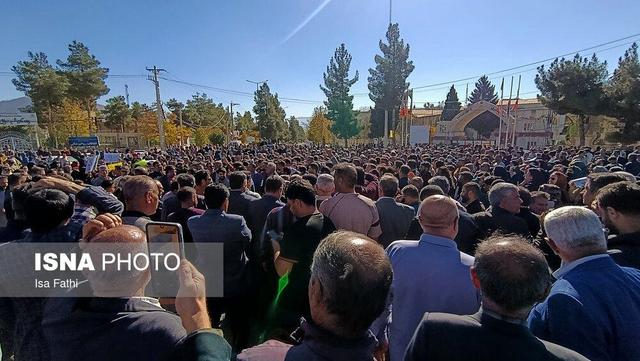 تجمع مردم یاسوج در مخالفت با ساخت سدهای ماندگان و خرسان ۳