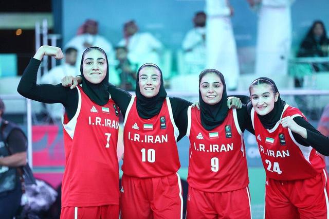 صعود دختران بسکتبال به نیمه نهایی ریاض با سه برد 