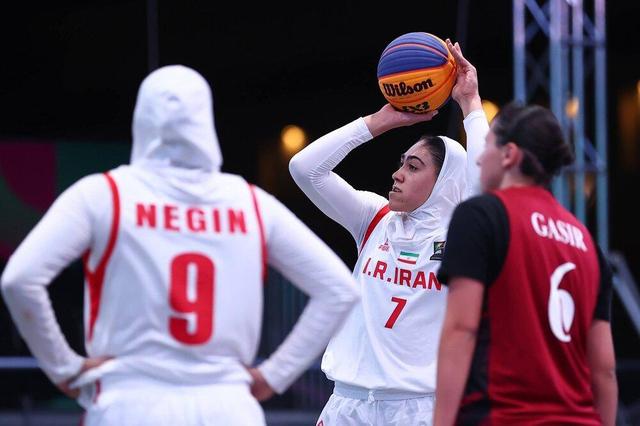 ملی‌پوش بسکتبال: به کمتر از طلا راضی نیستیم/ سرمربی: طبق برنامه باشیم ترکیه را هم شکست می‌دهیم