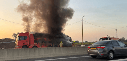 آتش گرفتن یک کامیون در مسیر فرودگاه بن‌گورین در سرزمین‌های اشغالی